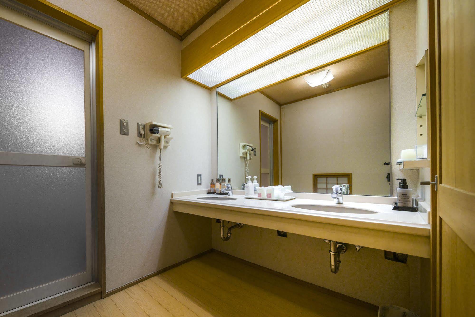 Hotel Kaneyamaen Fujiyoshida Eksteriør billede